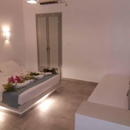 Santorini Aeri Suites بيريسا