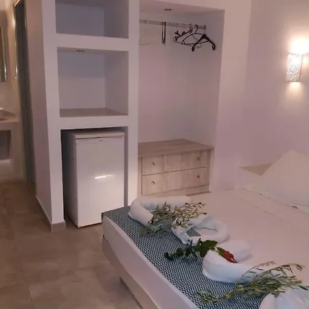ホテル Santorini Aeri Suites ペリッサ