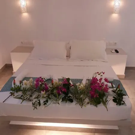 Santorini Aeri Suites ホテル *