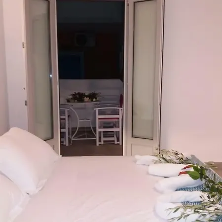 Santorini Aeri Suites * 佩里萨