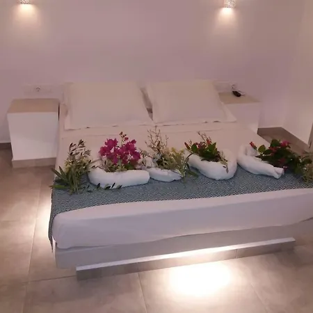 Santorini Aeri Suites *